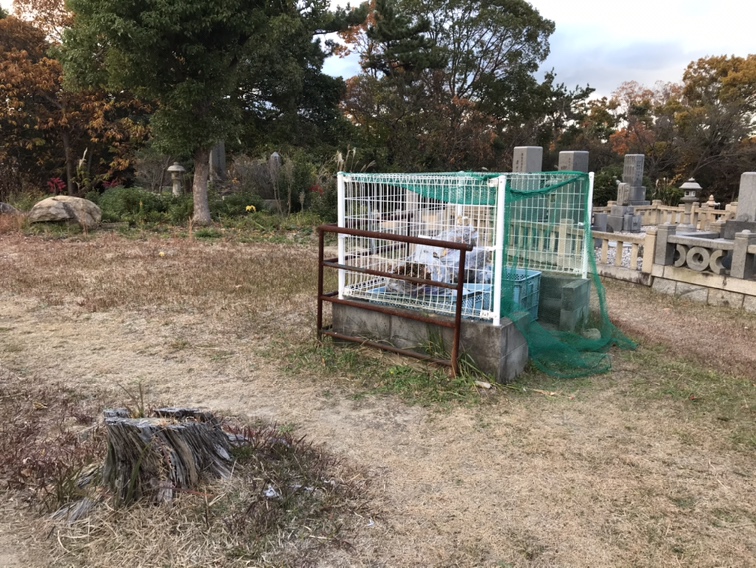 垂水区舞子墓園内にある長傳寺舞子墓地のゴミ置き場