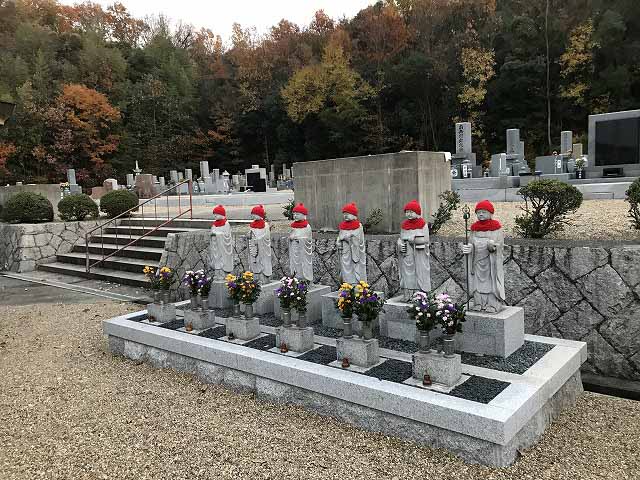 養田霊園（神戸市西区）の六地蔵さん