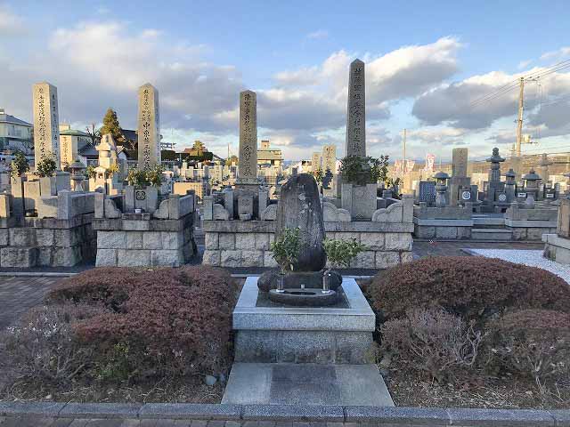 西岡場霊園（神戸市北区）の墓地の様子