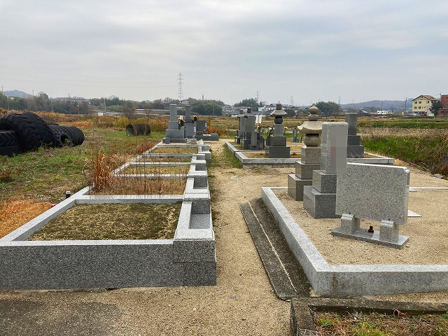 四軒家墓地（三木市）のお墓