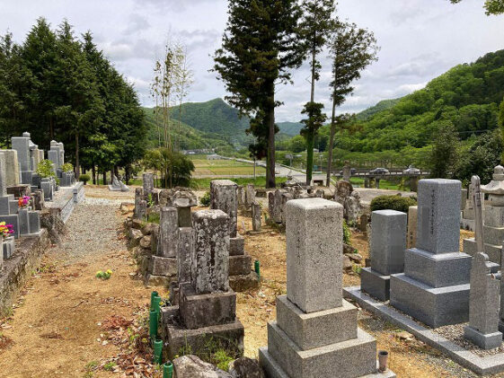 藍本南墓地（三田市）のお墓