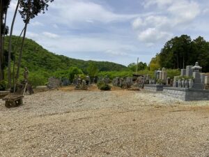 藍本南墓地（三田市）のお墓