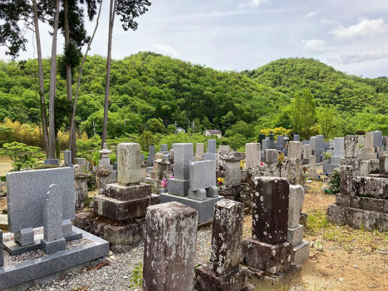 藍本南墓地（三田市）のお墓