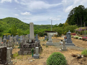 藍本南墓地（三田市）のお墓