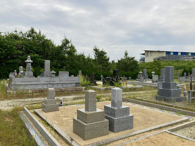 末墓地（三田市）のお墓