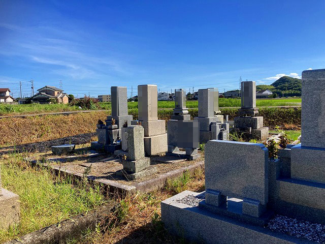 鼎墓地（加古川市）のお墓