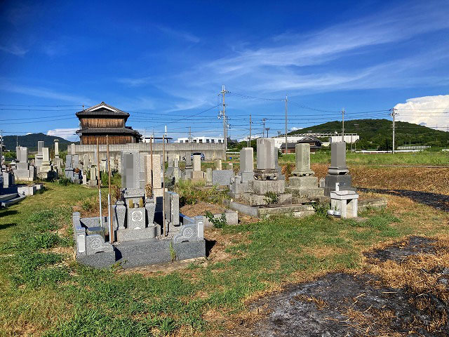 鼎墓地（加古川市）のお墓