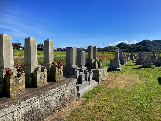 鼎墓地（加古川市）のお墓