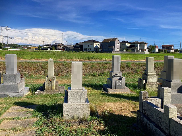 鼎墓地（加古川市）のお墓