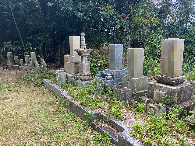 入野東墓地（淡路市）のお墓