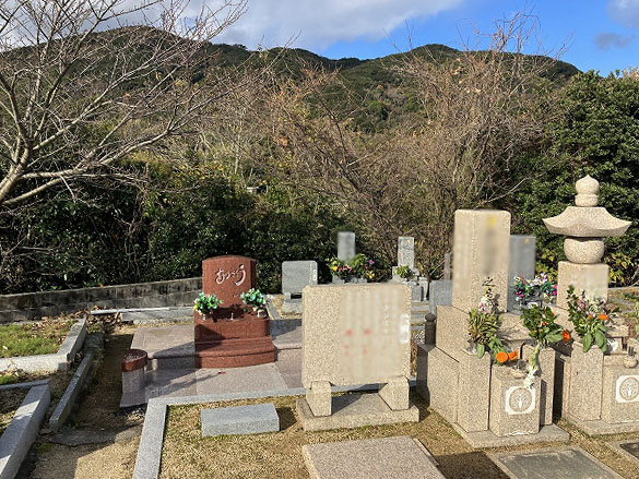 塩尾西墓地（淡路市）のお墓