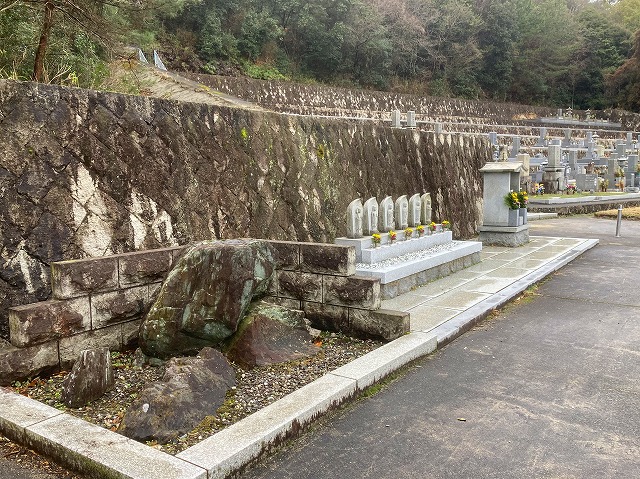 東中墓地（加古川市）のお墓